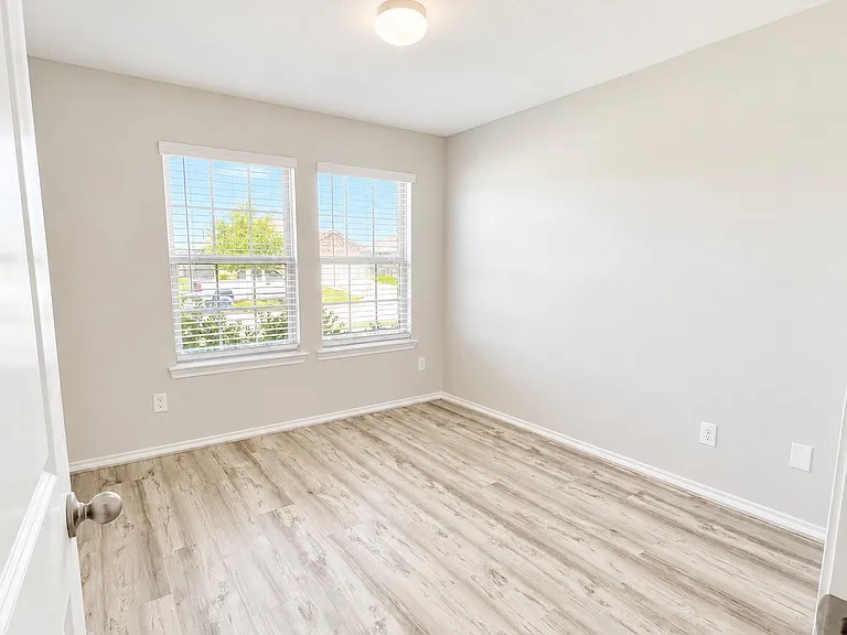 819 Rustic Way — Photo 17
