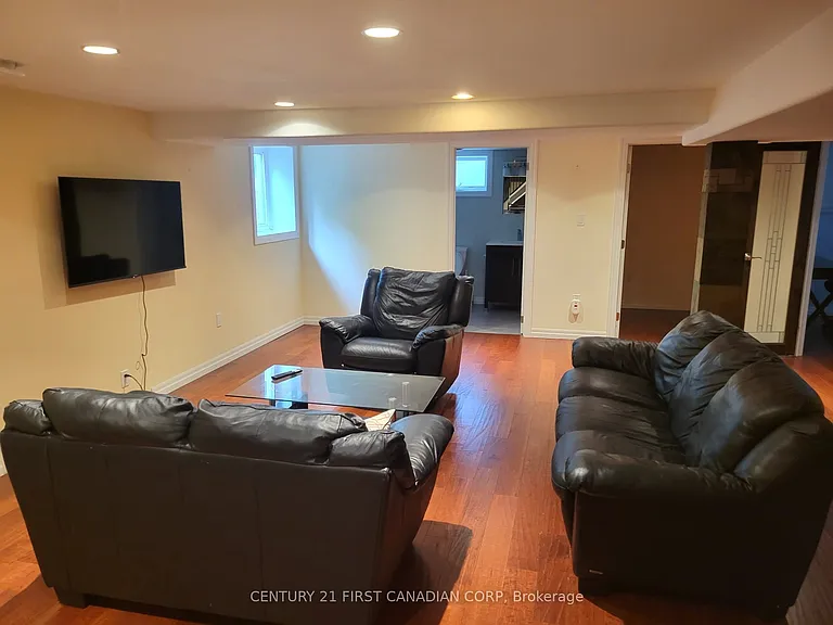 49 Woodward Ave — Photo 15