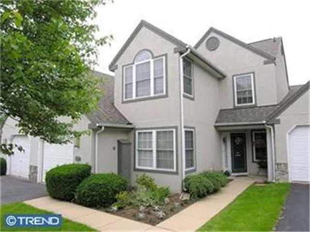 107 Hawthorne Ct photo 1