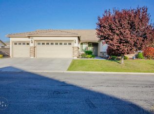 4901 Via Sienna Dr, Bakersfield, CA 93306