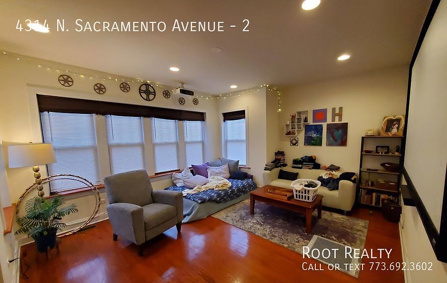 1st image of 4314 N Sacramento Ave #2
