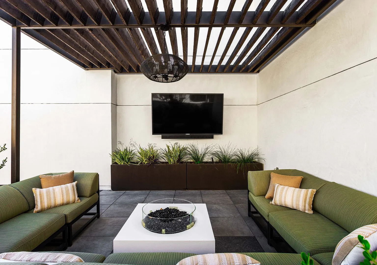 The Estelle: Elevated Amenities and Design ~ NOW OFFERING LIMITED-TIME LEASING SPECIALS! — Photo 2