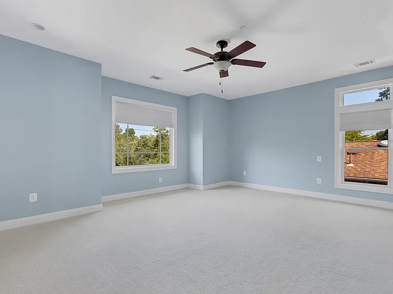 7607 Newmarket Dr — Photo 15