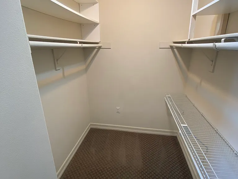 1458 Elin Pointe Dr — Photo 15