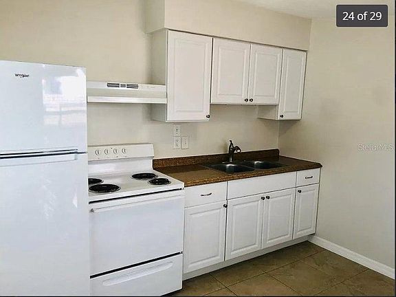Looking the other way in the kitchen.