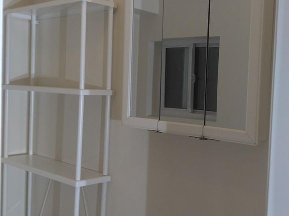 5th image of 4619 Lincoln Way #C