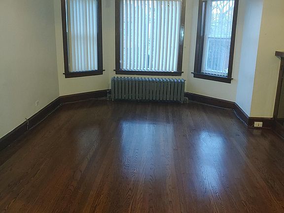 2nd image of 5215 W Montrose Ave