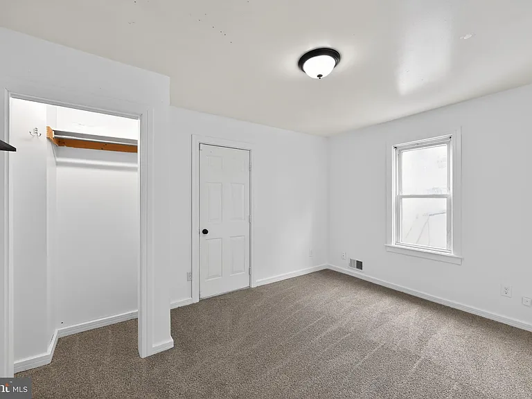 365 N Prune St — Photo 8