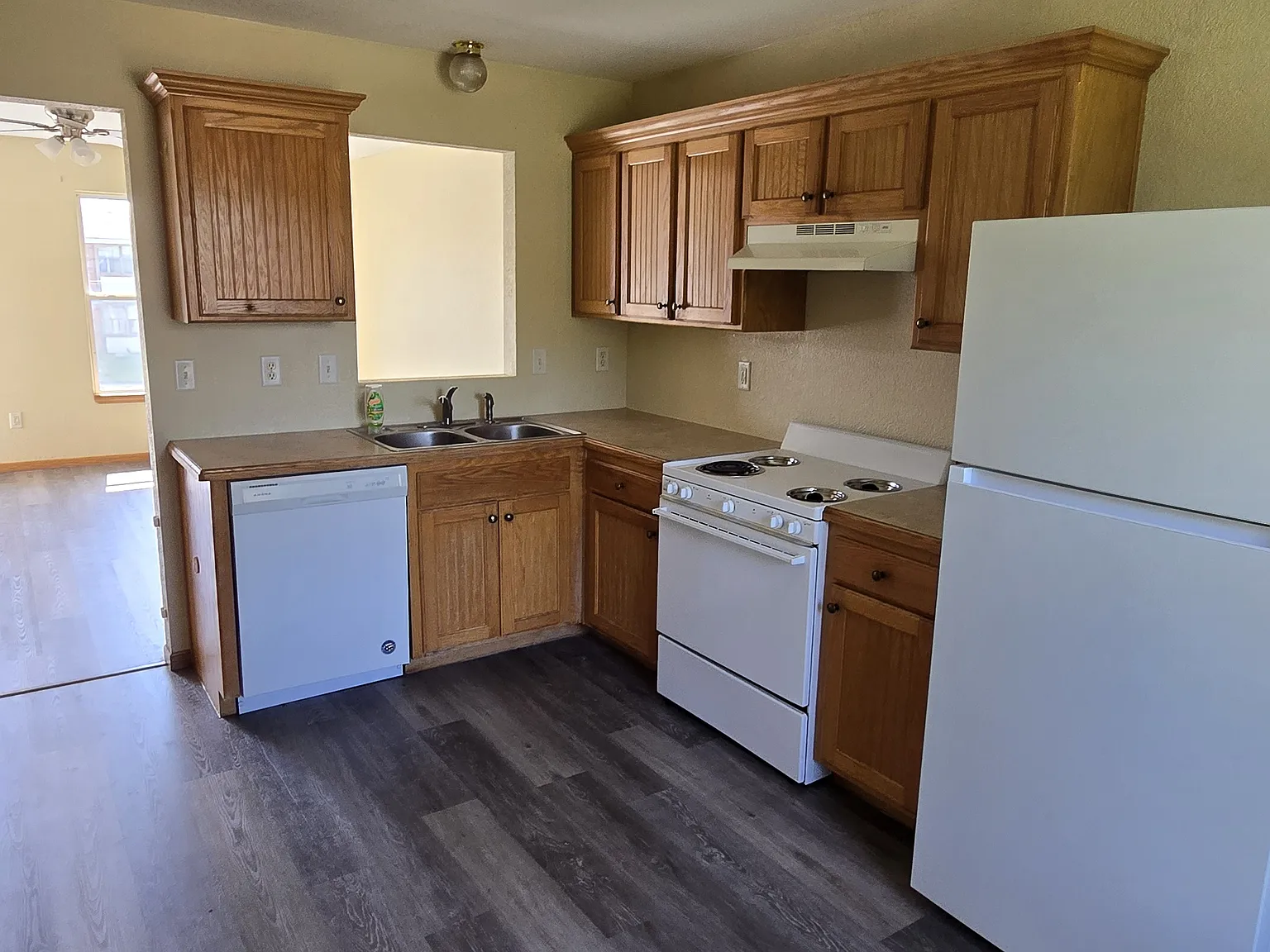 2 bed, 800 sqft, $900 — Photo 1