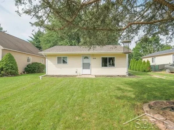 3319 Junior, Pinckney, MI 48169