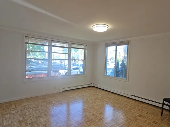 19603 42nd Ave Floor 1, Flushing, NY 11358