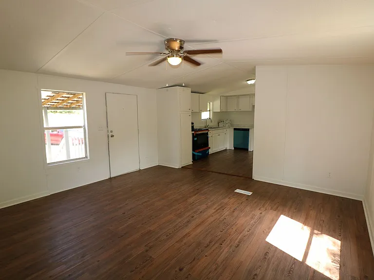 103 Baker St — Photo 8