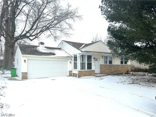 31103 Royalview Dr, Willowick, OH 44095