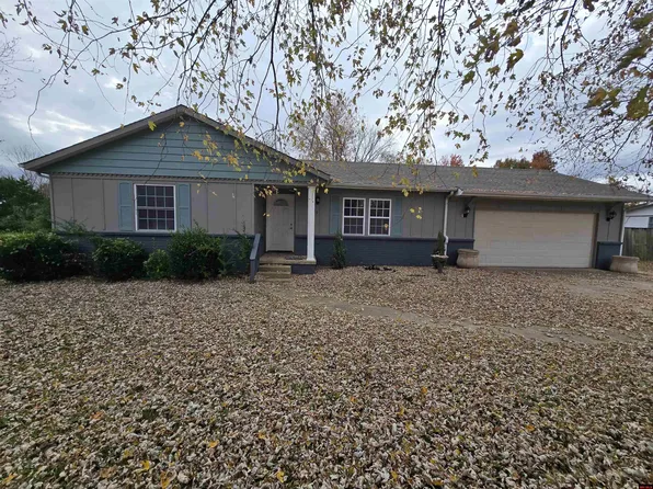 409 Bomber Blvd, Mountain Home, AR 72653