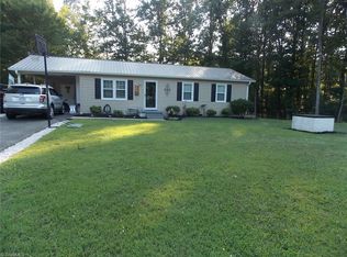 263 Maple Hollow Rd, Mount Airy, NC 27030