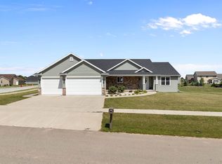 5460 N Providence Ave, Appleton, WI 54913