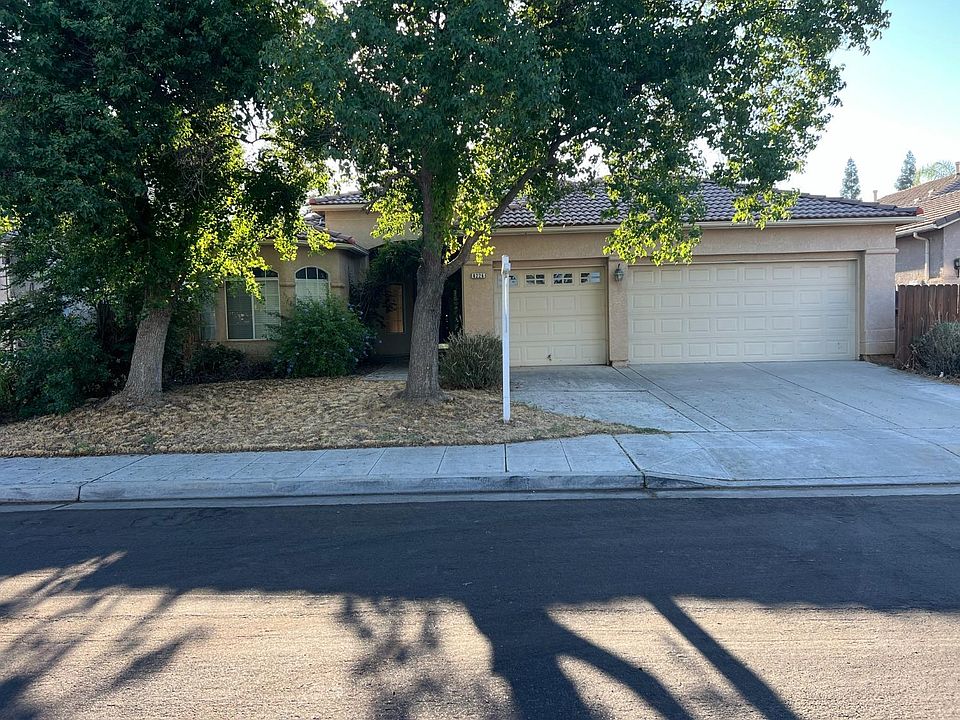 1st image of 8226 N Winery Ave
