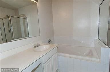 Bathroom (Master) 2 person soaking tub
