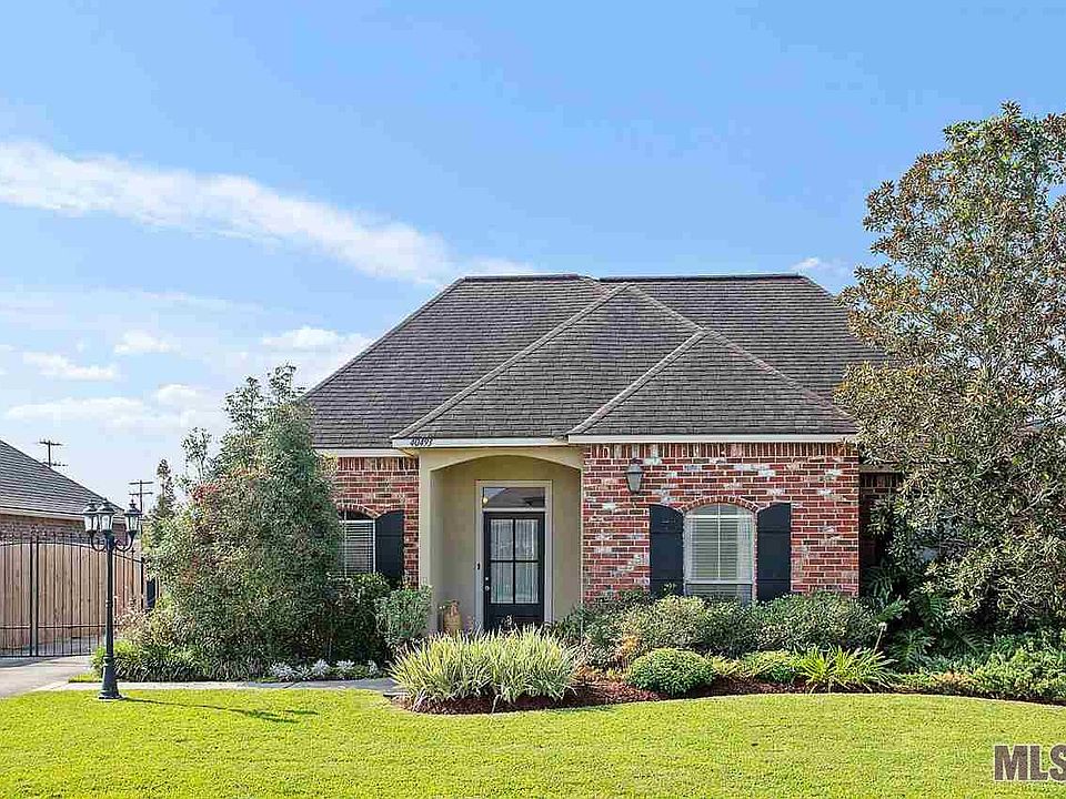 1st image of 40493 Fox Run Dr