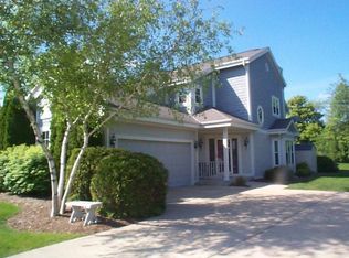N26W26210 Quail Hollow Rd, Pewaukee, WI 53072