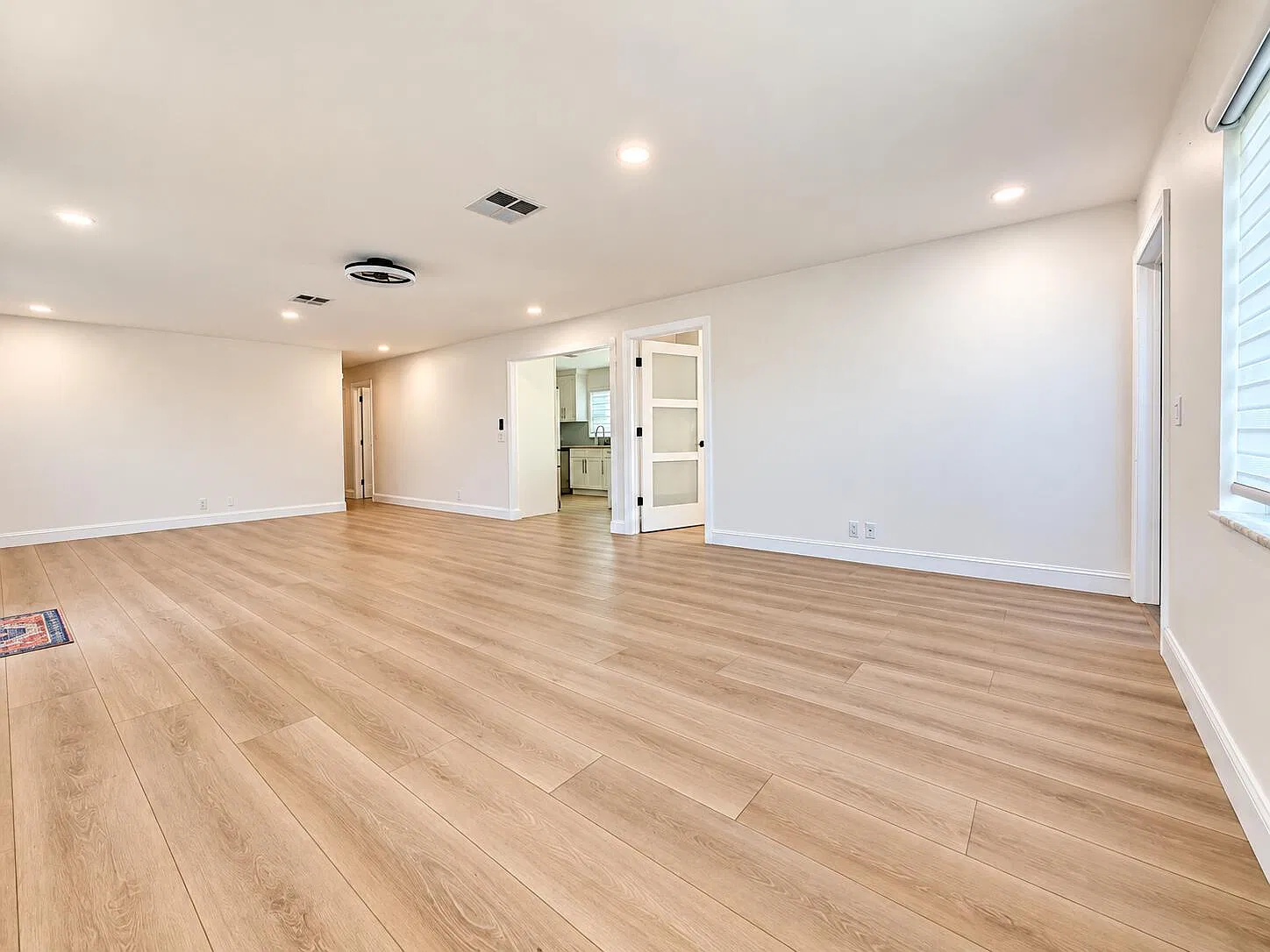 3 bed, 2.0 bath, 3388 sqft, $3,200 — Photo 4