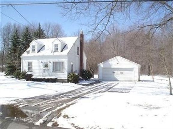 3rd image of 2070 Gardenland Ave