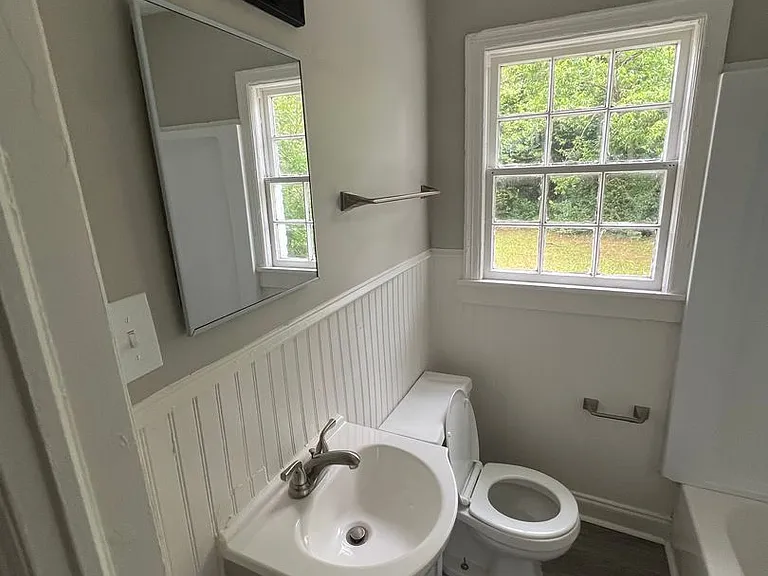 2325 Bancroft St — Photo 10