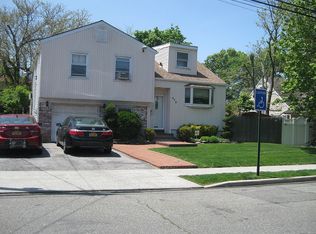 473 Bayview Ave, Cedarhurst, NY 11516