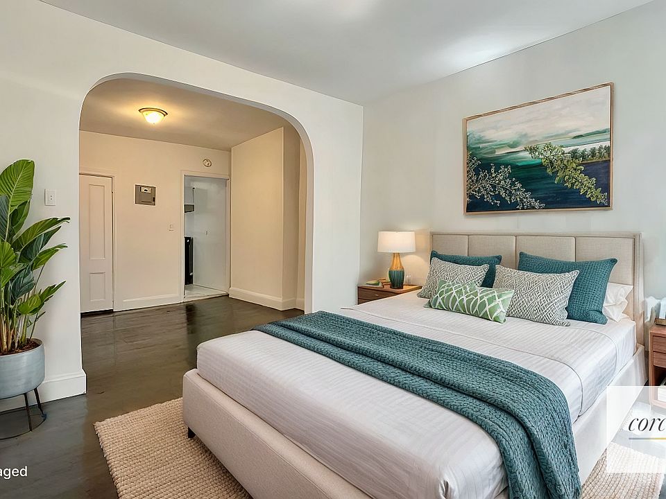 1st image of 224 E 70th St #22