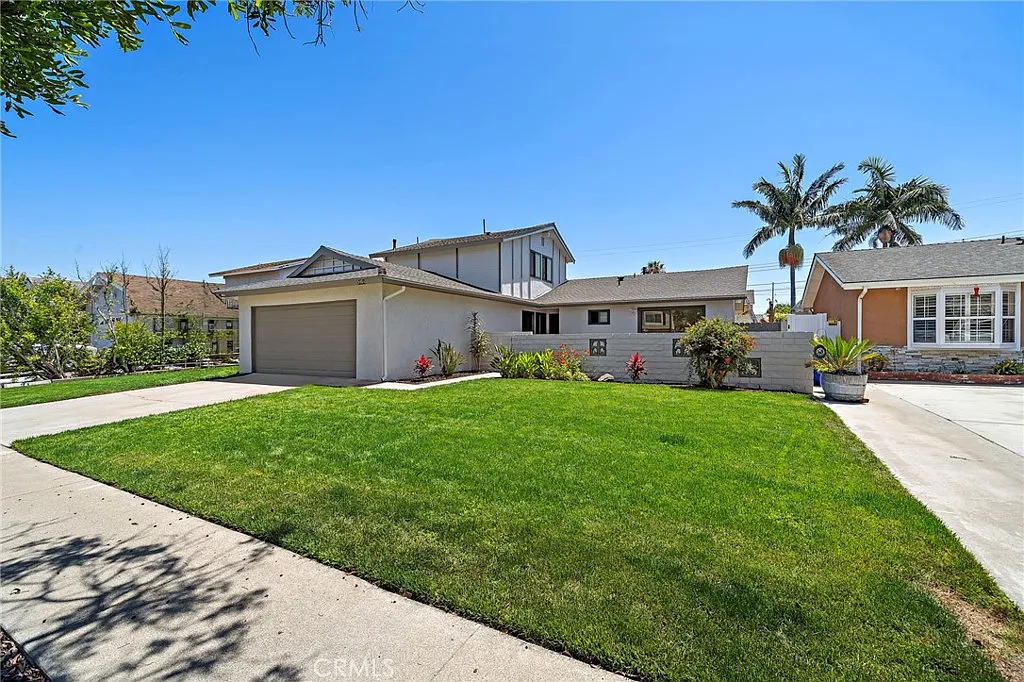 4 bed, 2.5 bath, 1875 sqft, $4,999 — Photo 2