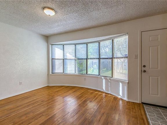 4th image of 6105 Glacier Ct