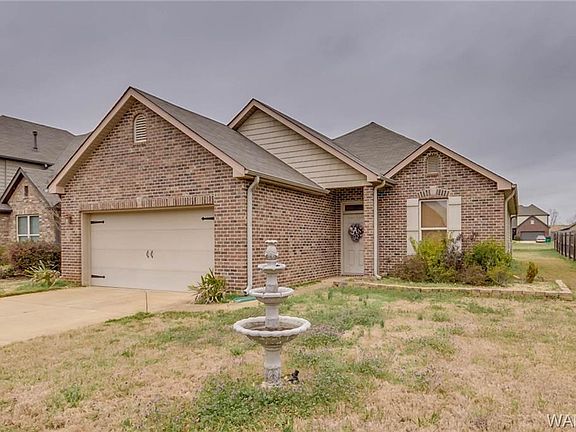 2nd image of 1483 Maxwell Cir