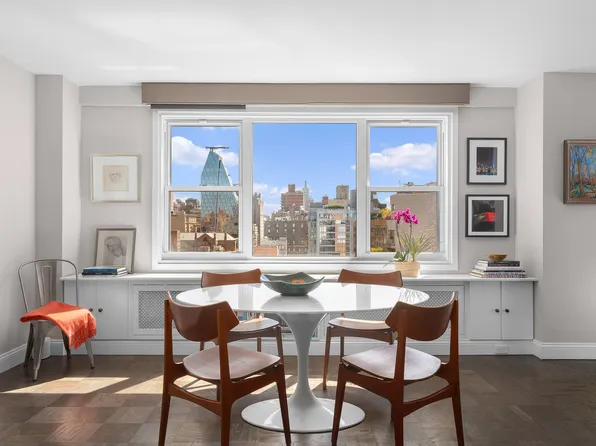 77 Seventh Avenue image 1 of 11