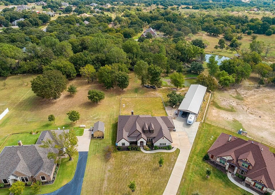 1st image of 189 Brook Hollow Ln