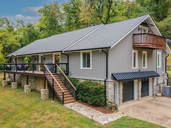 3rd image of 5353 Green Valley Ct