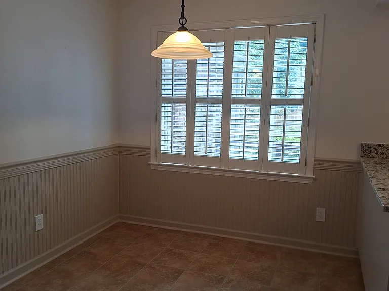 277 Amanda St — Photo 11