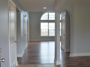 696 Cielo Vista Rd, Lexington, KY 40511