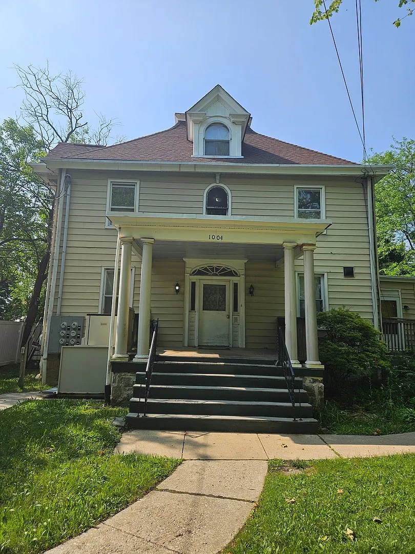 1004 Woodland Ave — Photo 1