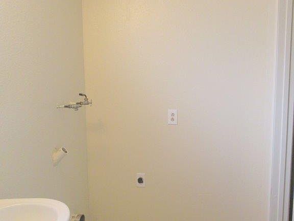 4th image of 6845 Amethyst Ave