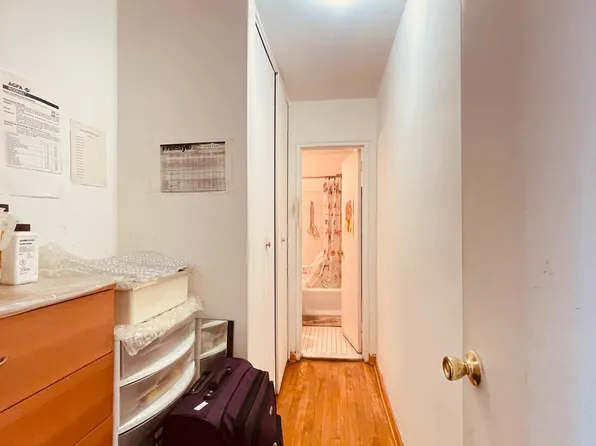 142-05 Roosevelt Avenue image 5 of 11