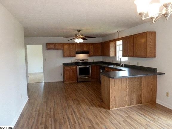 4th image of 26 Foxhall Ln