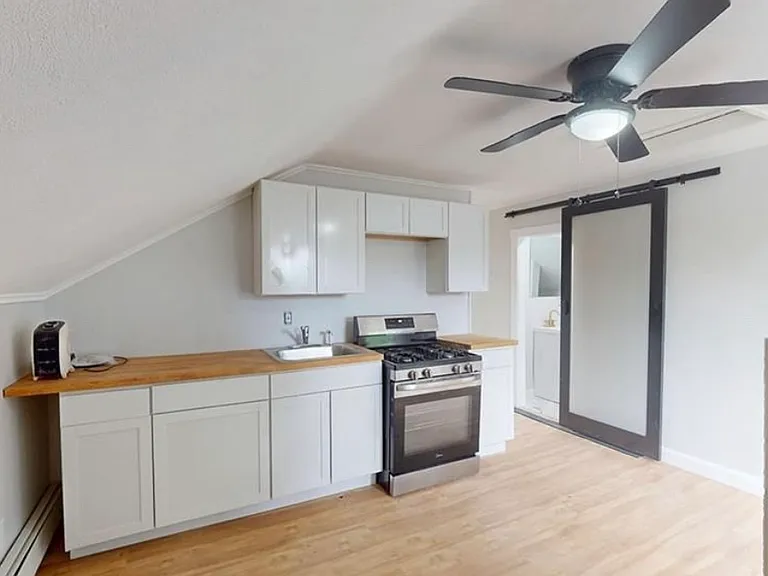 372 Hawkins St #3 — Photo 8