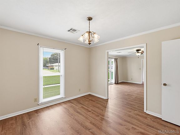 4th image of 2042 Kingsbury Dr