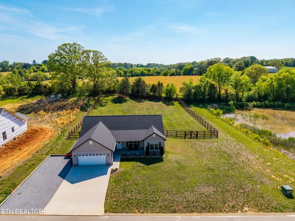 909 Loblolly Ln, Maryville, TN 37801