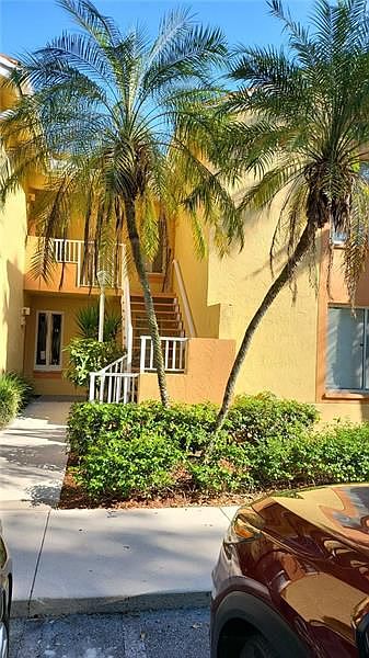 1st image of 1138 Coral Club Dr #1138
