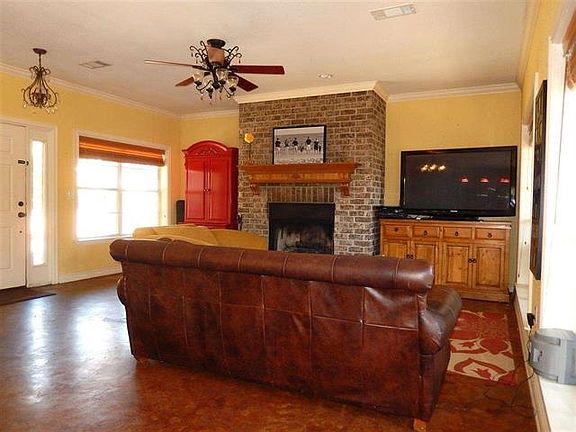 5th image of 196 Winterpark Dr