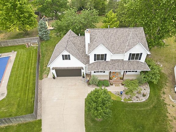 2nd image of 1603 N Woodridge Ct