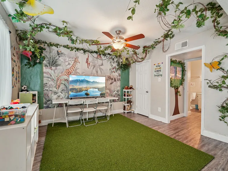 Kids Center