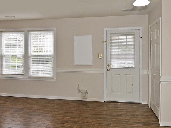 3rd image of 14374 Gringsby Ct