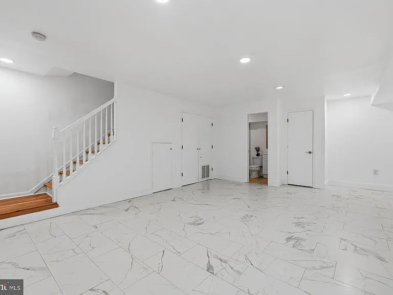 642 15th St NE #2 — Photo 27